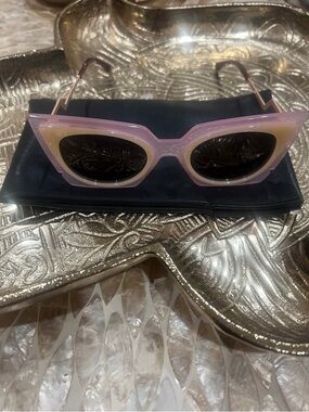 Fendi Stylish Pink Cat-Eye Sunglasses - Fashion Women Accessories